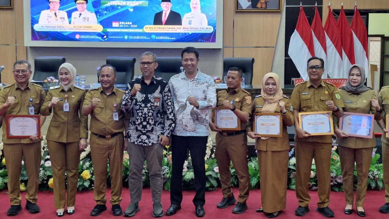 Pelayanan Publik Pemda OKU Timur Diapresiasi PPID SLIP Award