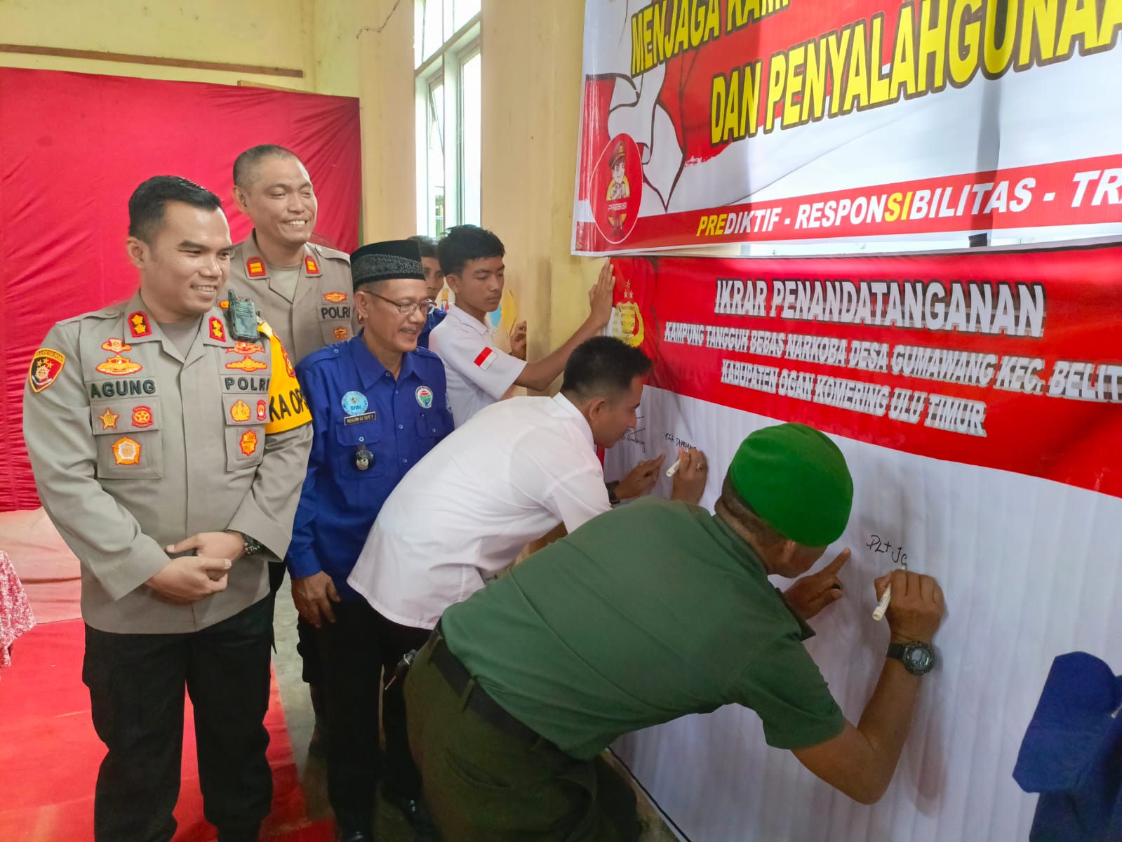 Kapolres OKU Timur Pimpin Bin Luh Bahaya Penyalahgunaan Narkoba di Kampung Tangguh