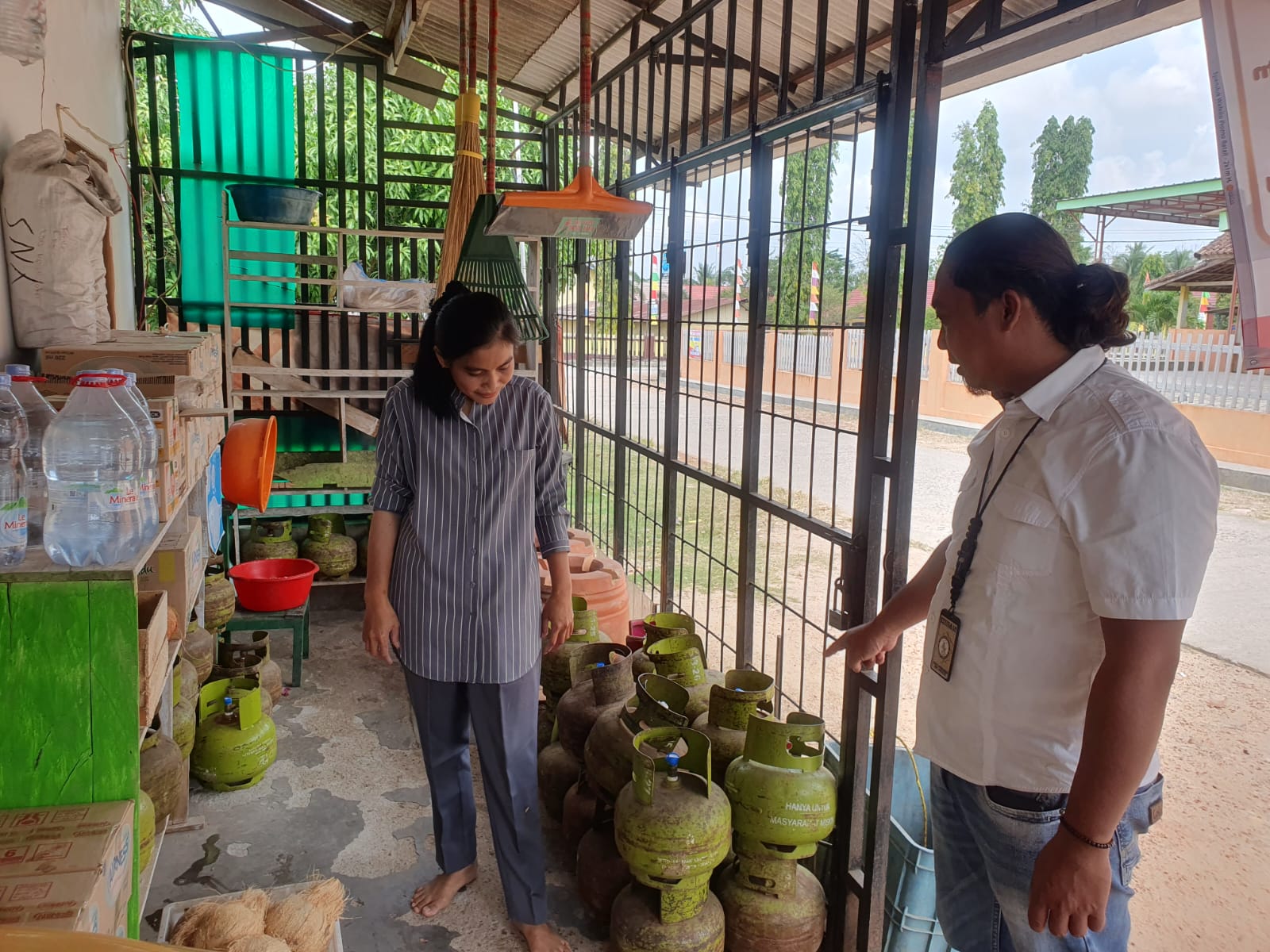 Polsek Cek Ketersediaan Gas Melon di Pangkalan