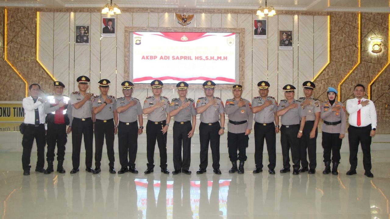 Kapolres OKU Timur Pimpin Pelantikan Kenaik Pangkat 