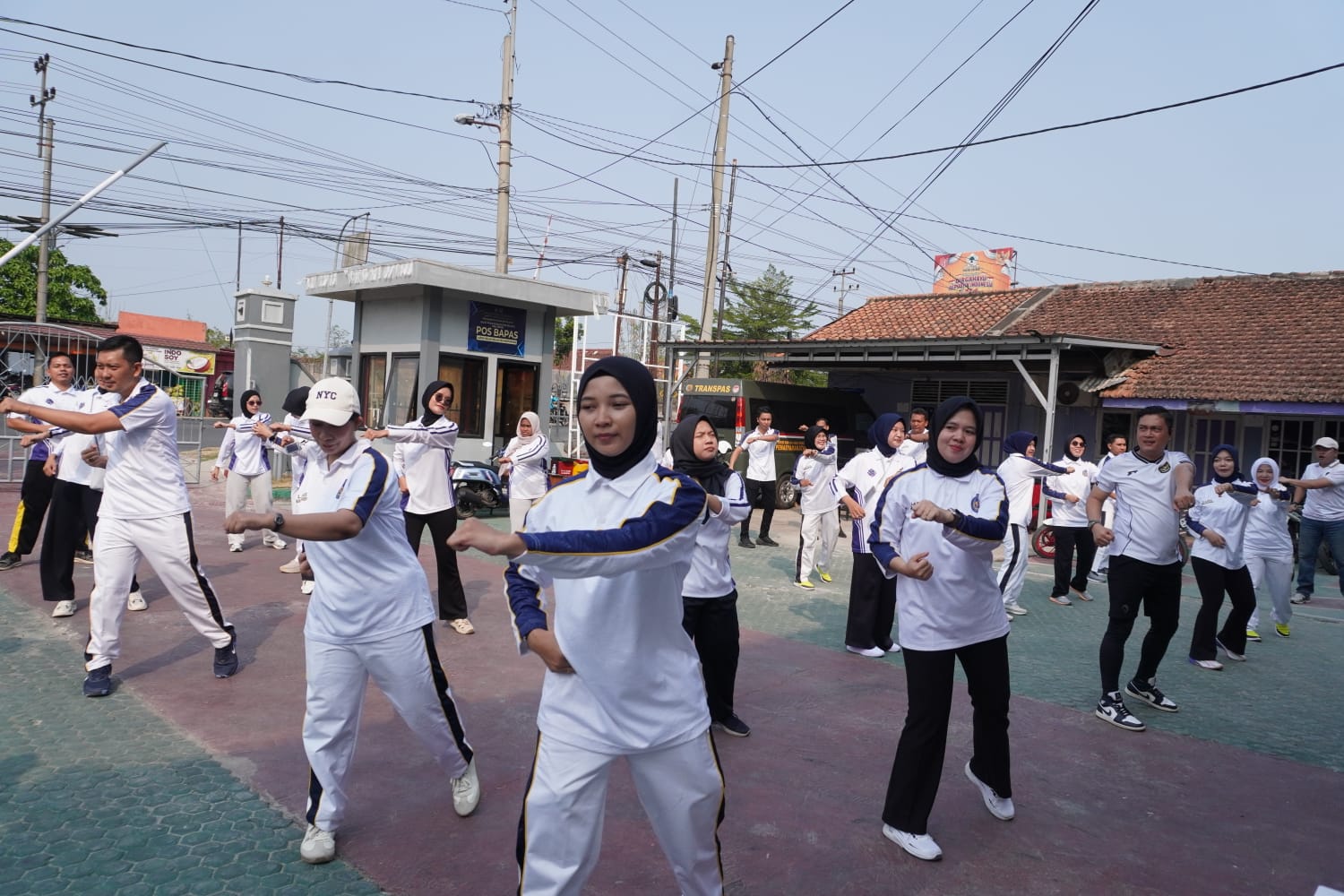 Jaga Kebugaran dan Kekompakan, Lapas Martapura Laksanakan Jalan Sehat dan Senam Bersama