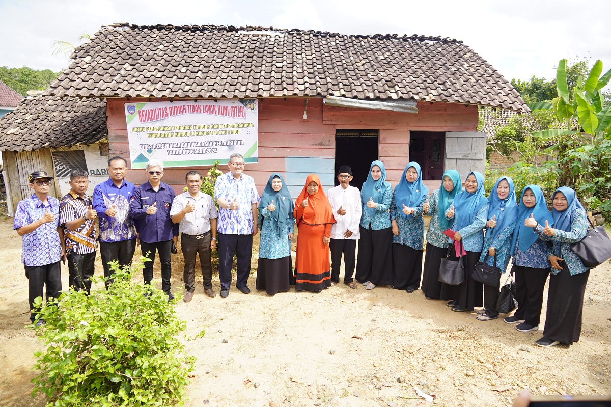 Jelang HGK ke-52 2024, dr Sheila Lanosin dan PKK Bedah Rumah Warga