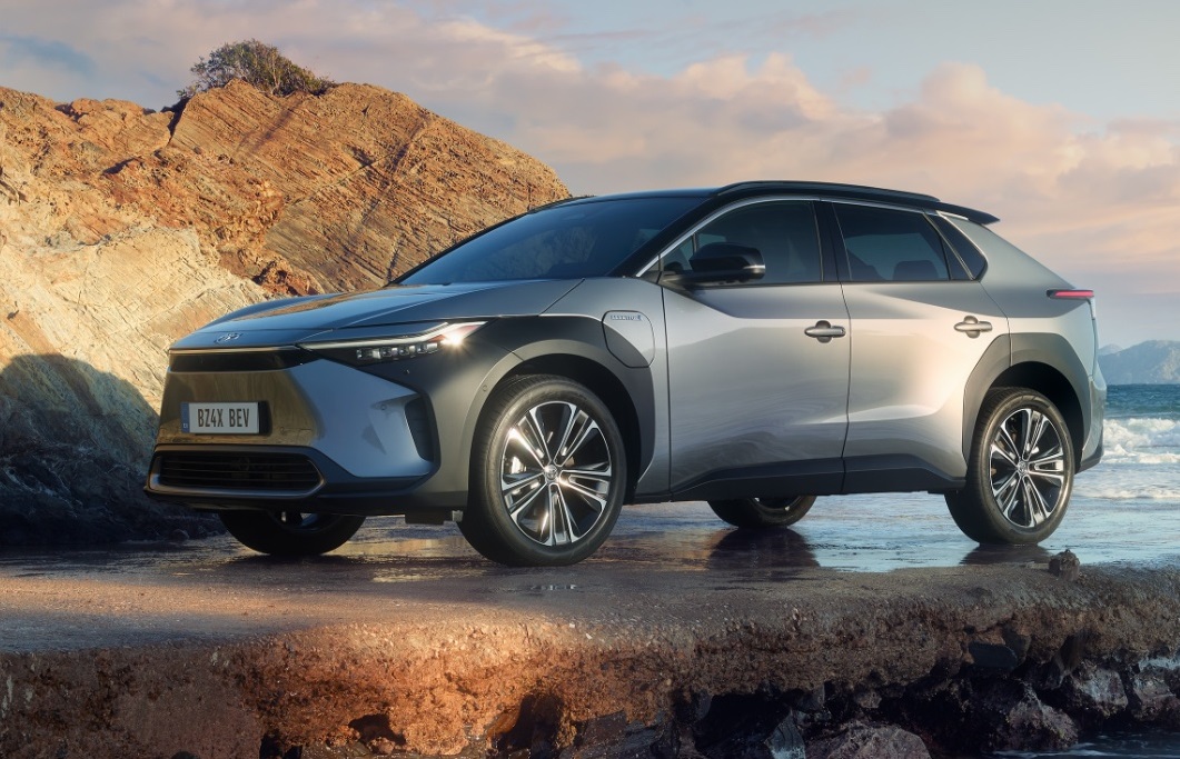 Toyota BZ4X: Mobil SUV Listrik Pertama di Indonesia Tahun 2025, Konsep Canggih, Nyaman dan Ramah Lingkungan