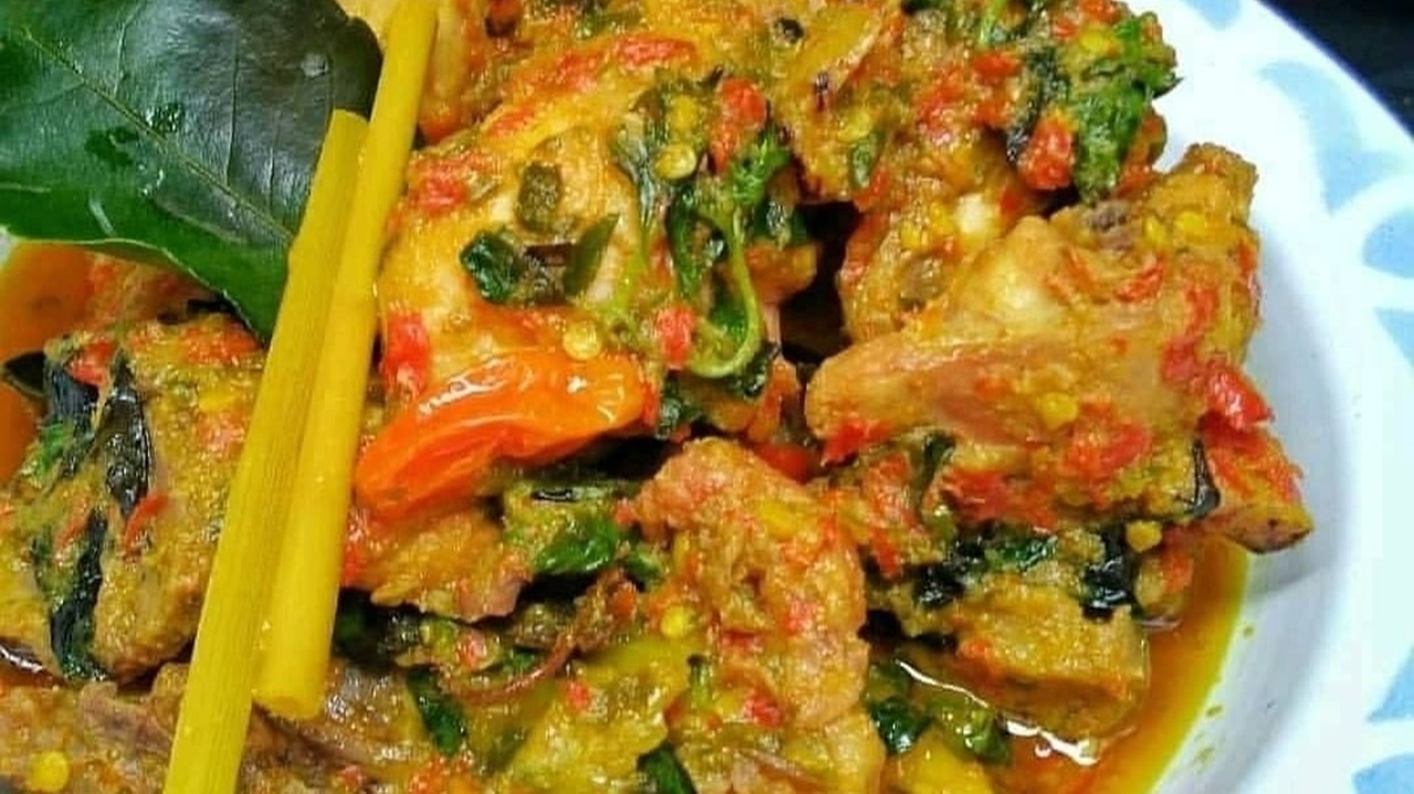 Resep Ayam Daun Kemangi, Gurih dan Pedasnya Nendang!