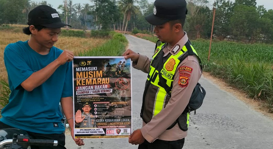 Gelar 10 Giat Mitigasi Karhutla, Polsek Buay Madang Timur OKU Timur Sebar Maklumat di Dua Desa