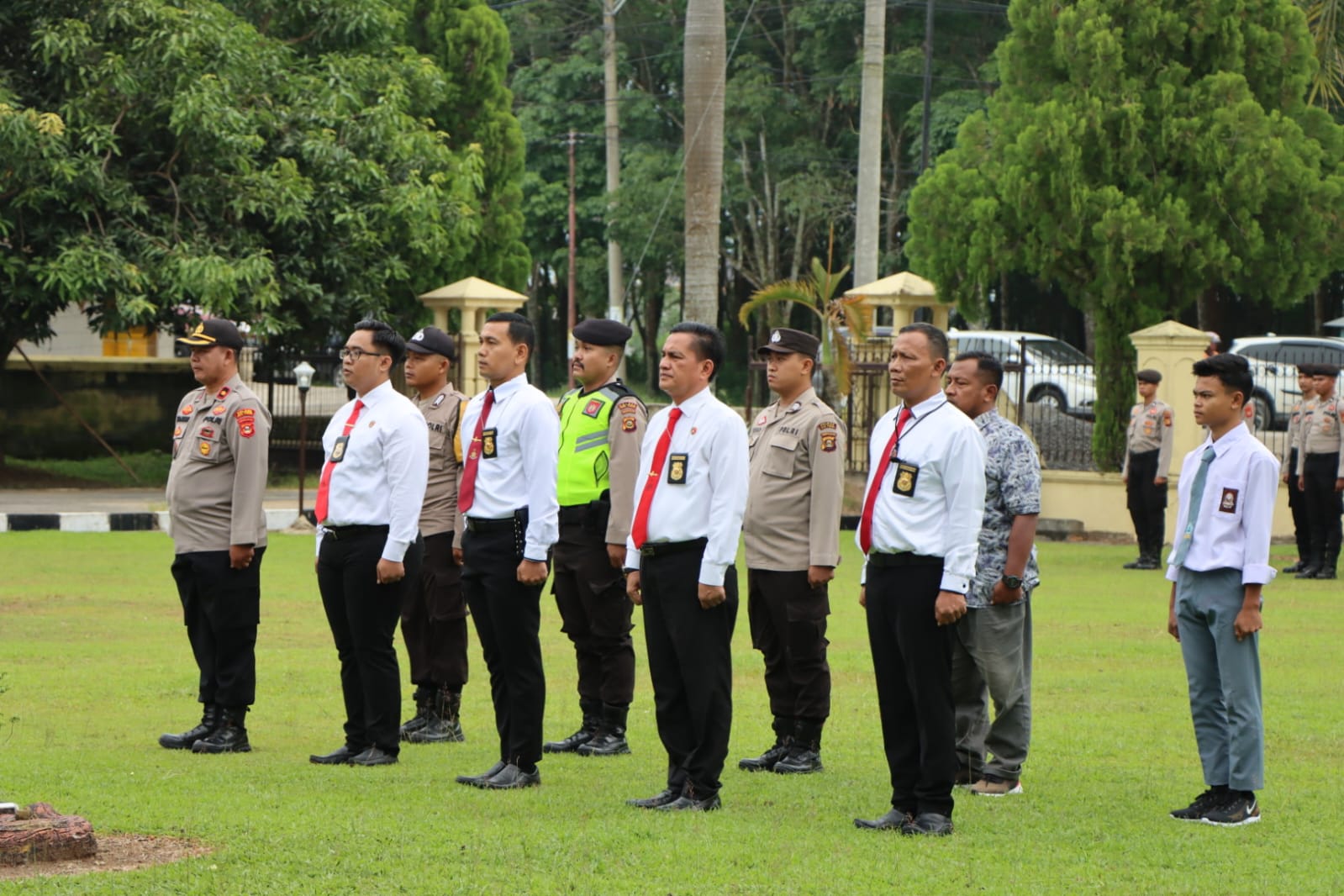 Berhasil Berantas Narkoba, Jajaran Satresnarkoba Polres OKU Timur Bertabur Penghargaan Bupati Hingga Kapolres