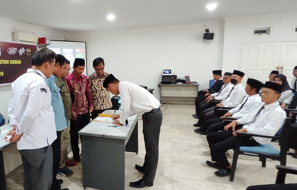 1.232 Anggota KPPS se-Kecamatan Martapura Resmi Dilantik, Segini Gajinya 