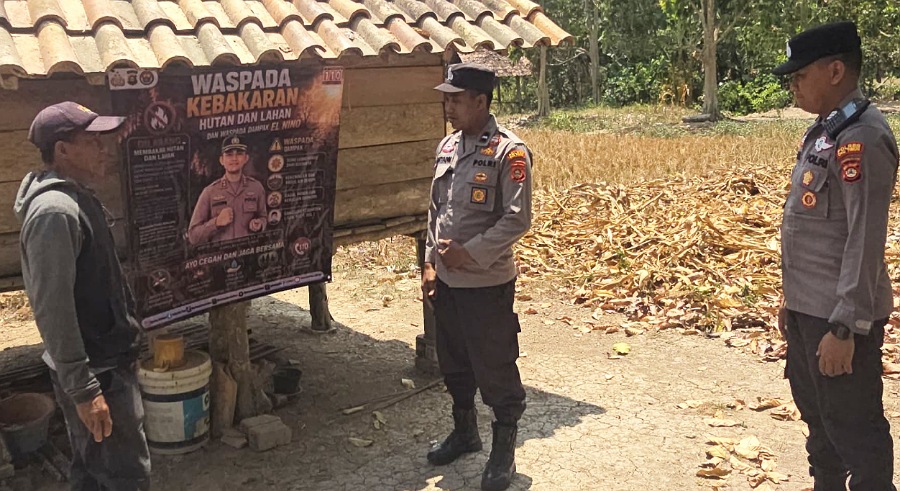 Cegah Karhutla, Polsek BP Peliung OKU Timur Edukasi Warga Desa Pemetung Basuki