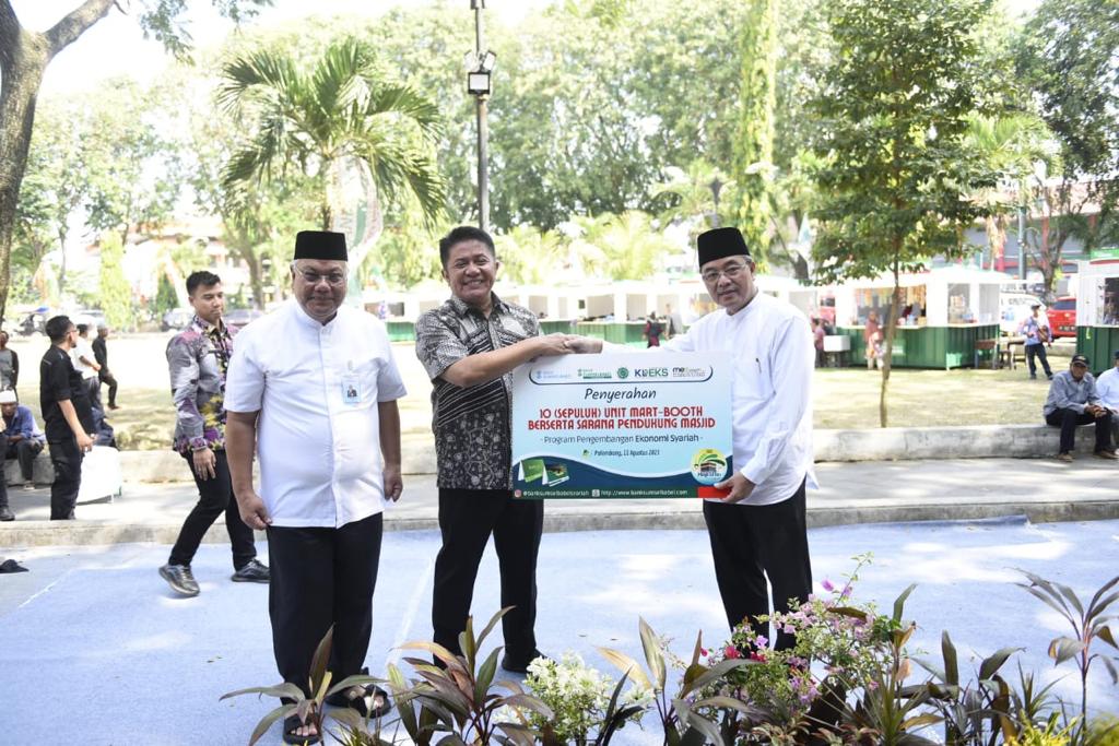 Pengurus Masjid SMB Jayo Wikramo Dapat Bantuan 10 Unit  Container Box, BSB Dorong Berdayakan Ekonomi Masyarat