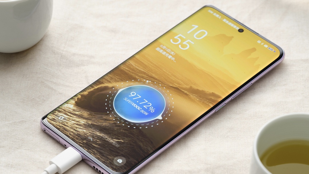 OPPO Reno10 Pro 5G Hp Layar Lengkung yang Nyetrik, Punya Pengisian Cepat 80 Watt