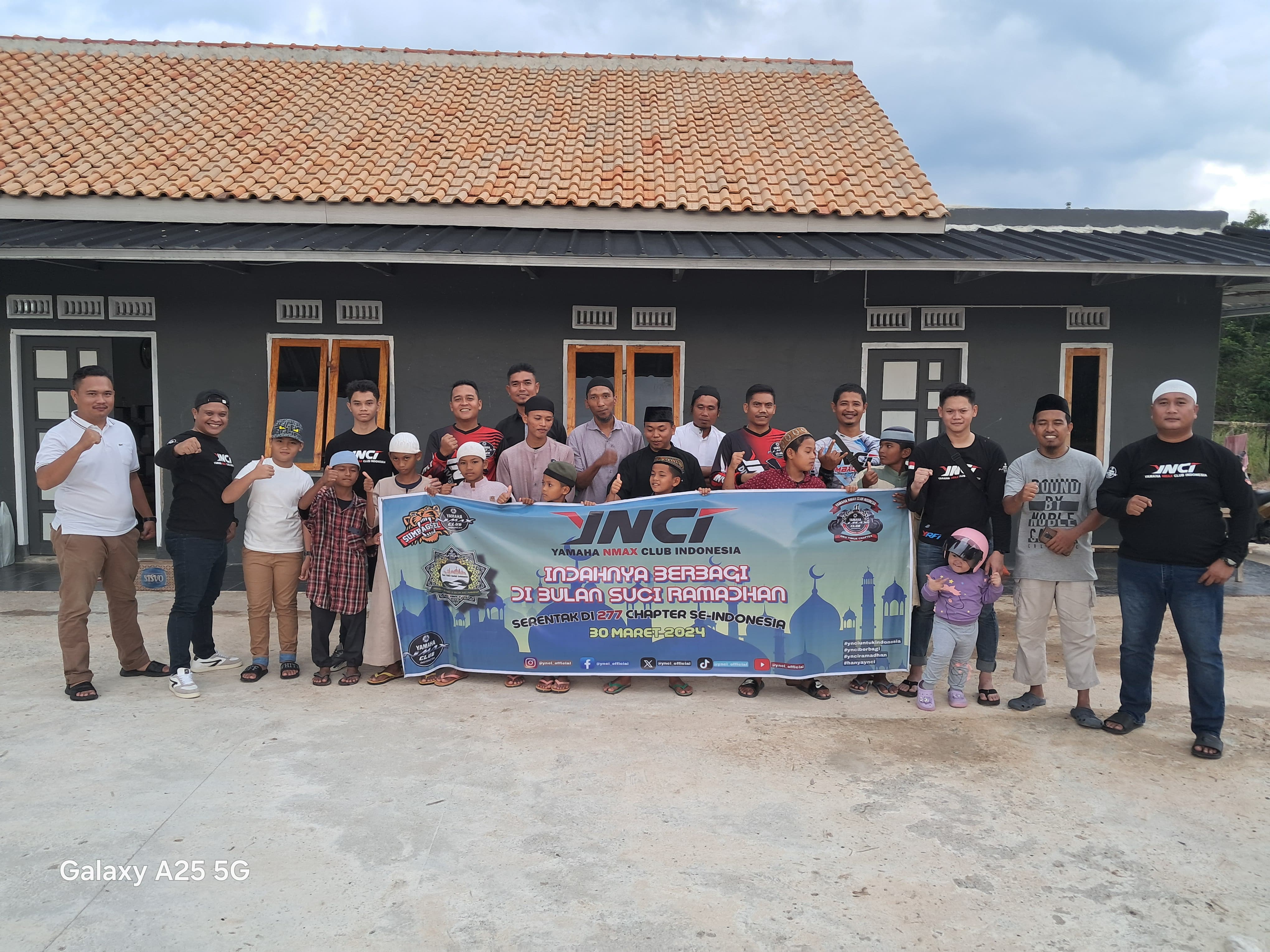 Yamaha Nmax Club Indonesia Chapter OKU Timur Bagi Takjil Hingga Bukber dengan Anak Yatim