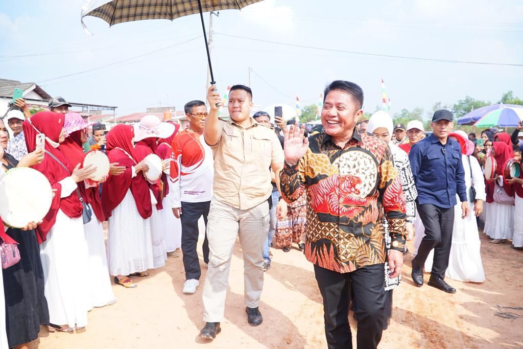 Filosofi Panjat Pinang di Prabumulih, Herman Deru: Mari kita Jaga Kekompakan 