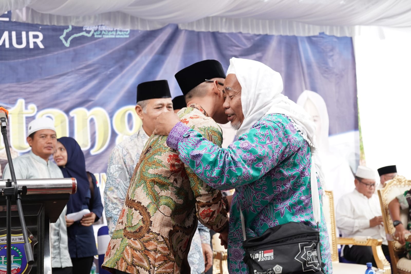 Jamaah Haji Kloter 1 OKU Timur Tiba, Disambut Tangis Haru, Yudha: Semoga Mendapat Haji Mabrur dan Mabruroh