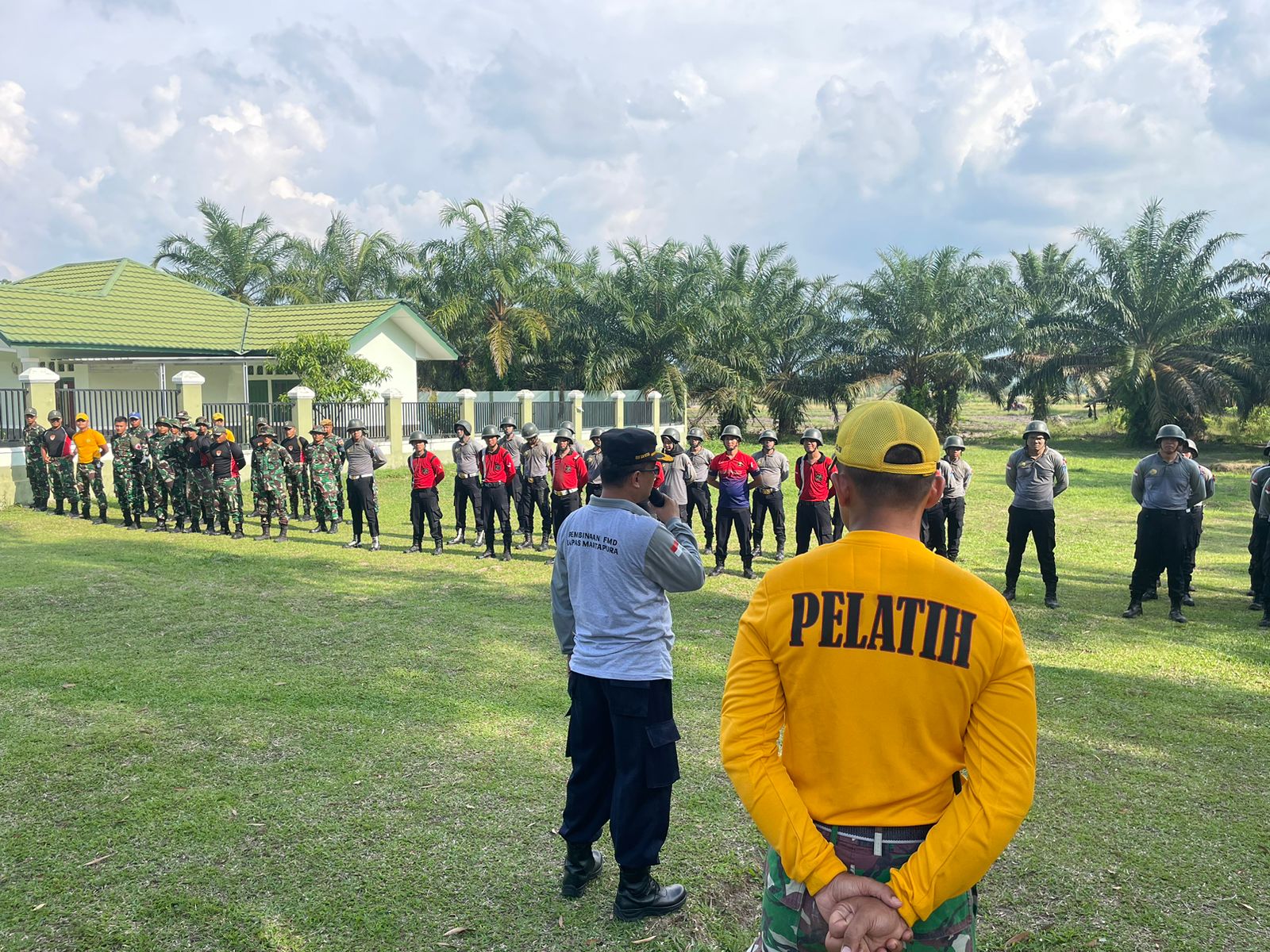 43 Petugas Lapas Martapura Ikut Pembinaan FMD di Batalyon Armed 15/105 Tarik