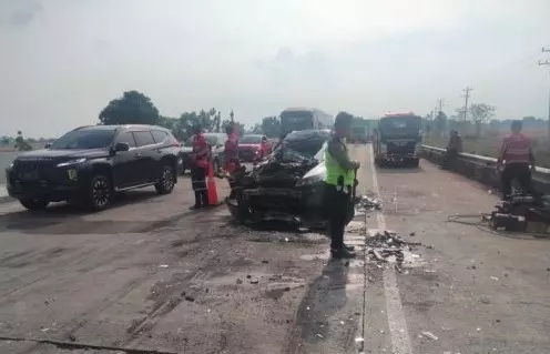 Kecelakaan Beruntun di KM 253 Tol Pejagan-Pemalang Libatkan 13 Kendaraan, 1 Korban Meninggal Dunia