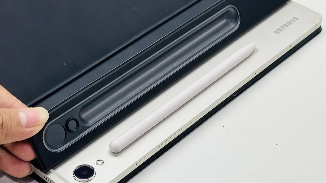 Samsung Galaxy Tab S9+ 5G: Tablet Ringan Dibekali S Pen dan Kybort, Punya Kamera Jernih