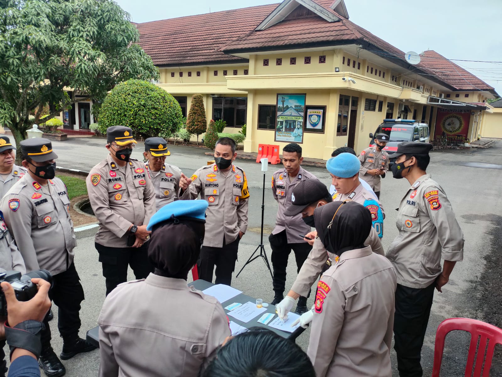 Kapolres Tes Urine Anggota Secara Acak