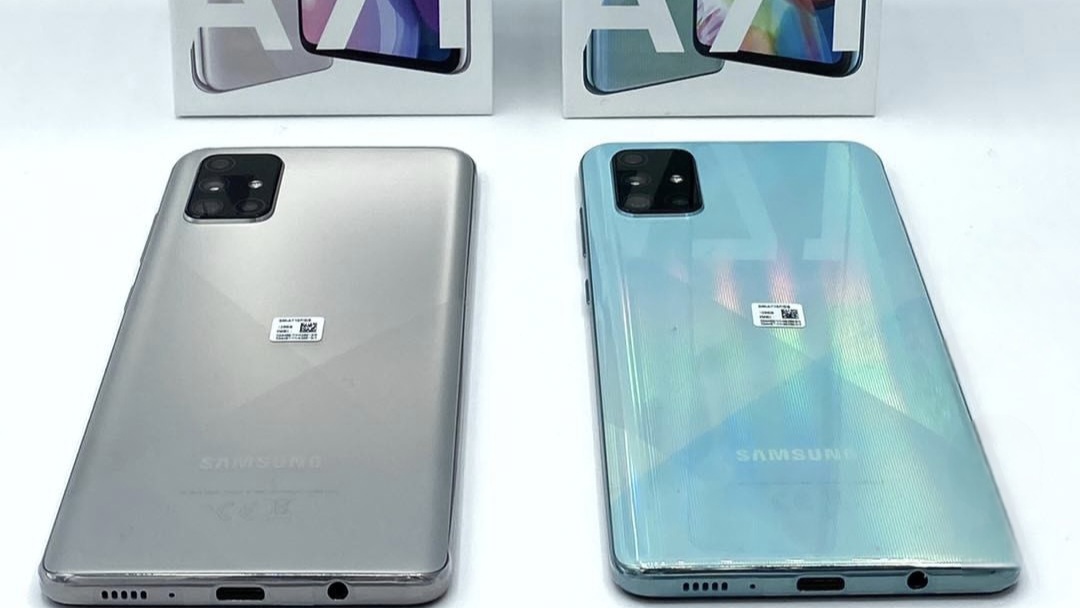 Komparasi Ponsel Samsung Galaxy A71 dengan Realme 12 5G, Mana yang Terbaik