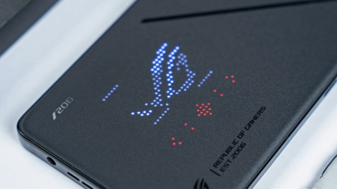 ASUS ROG Phone 8 Pro, Siap Libas Semua Game Anti Lag