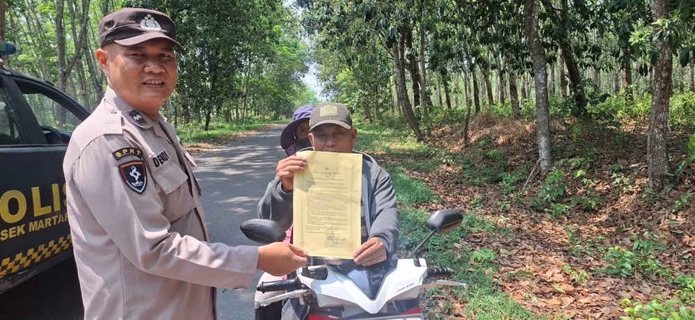 Cegah Karhutla, Polsek Martapura Giatkan Patroli dan Sebar Maklumat Kapolda Sumsel