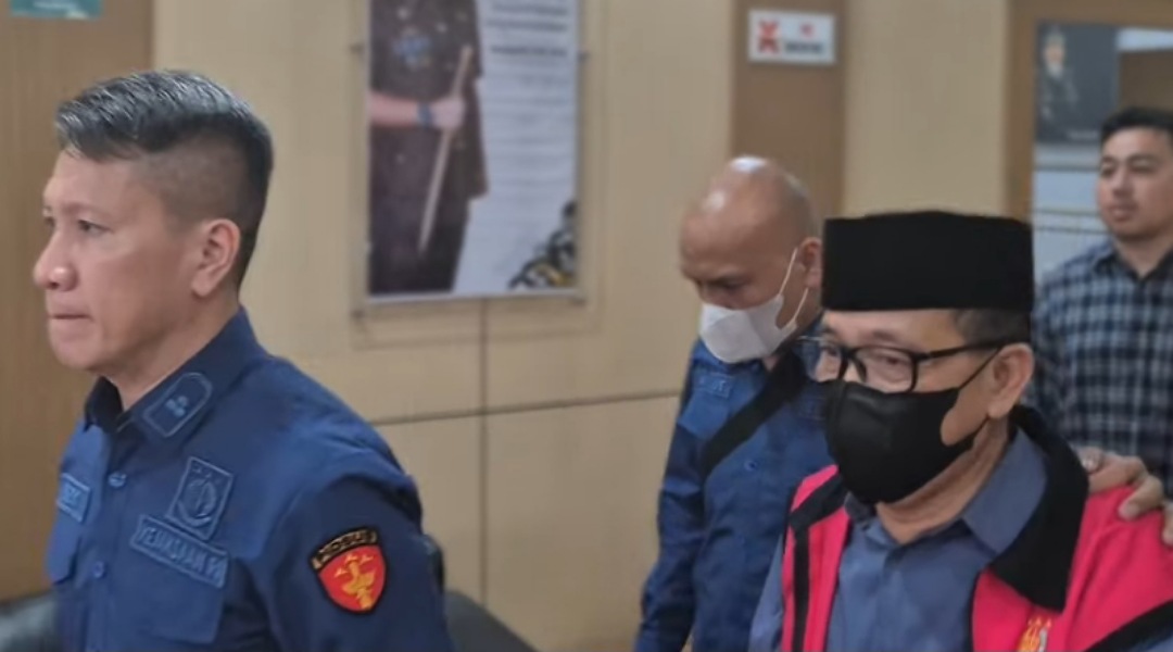 Tampak Lesu, Akhirnya Mantan Plt Kepala Dinas PMD Sumsel Wilson Serahkan diri Ke Kejati Sumsel