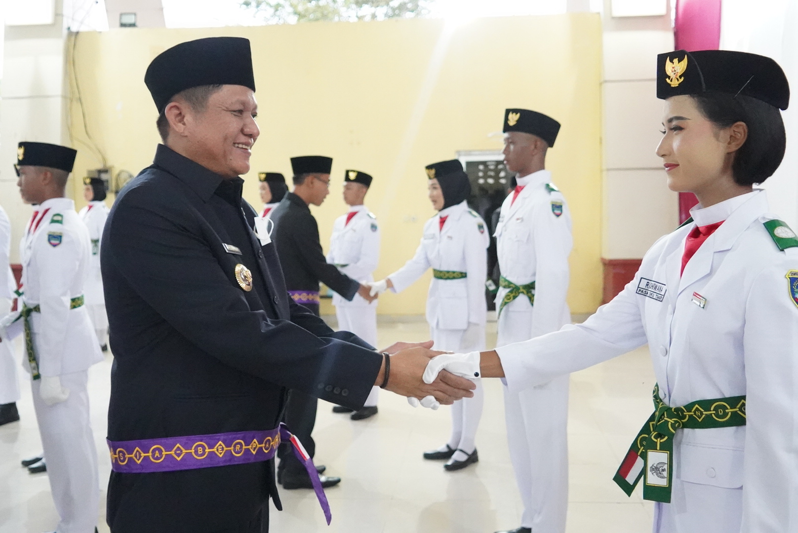 Kukuhkan Paskibraka OKU Timur Tahun 2022, Enos: Selamat, Jalankan Tugas dengan Baik