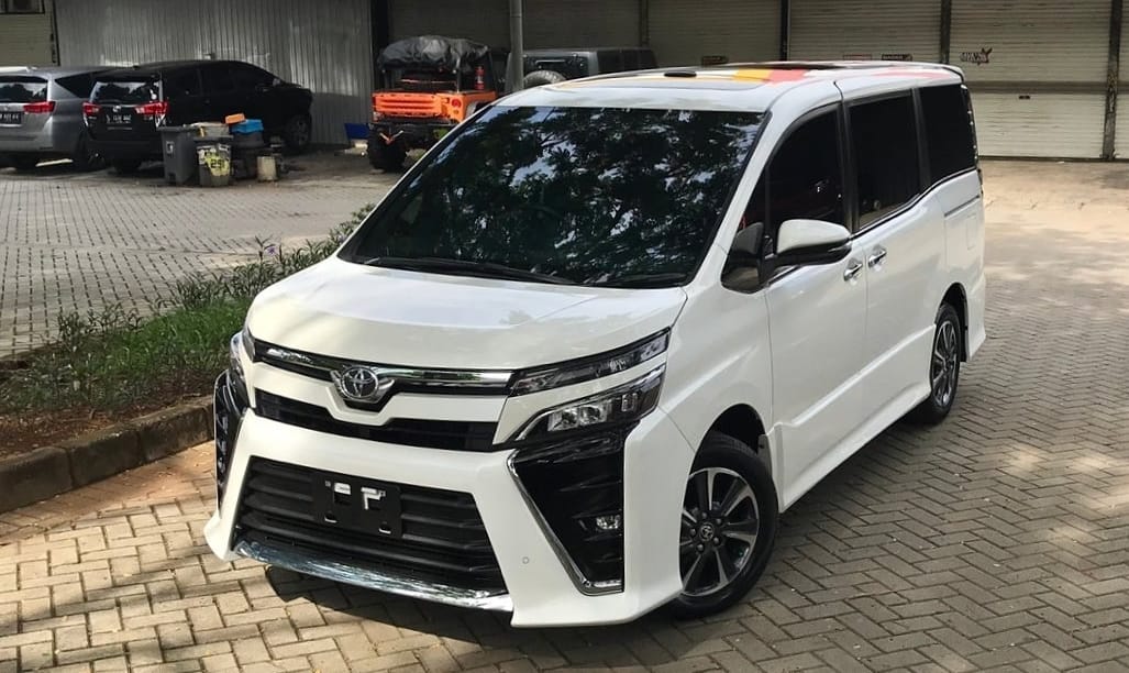 Mobil Toyota Voxy, Disain Khusus dengan Gaya Mewah untuk Kelas Menengah