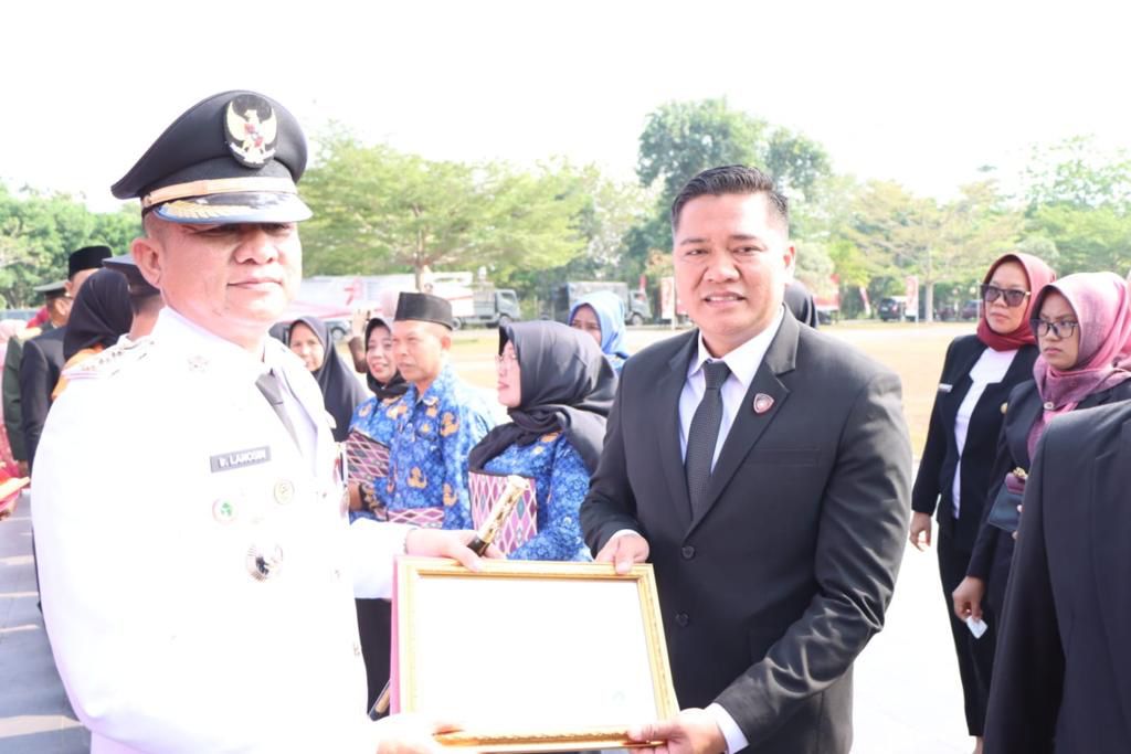 Ketua DPRD, Kapolres Hingga Bupati OKU Timur Kompak Beri Penghargaan Inovasi SIJADA Kasat Intelkam IPTU Arie