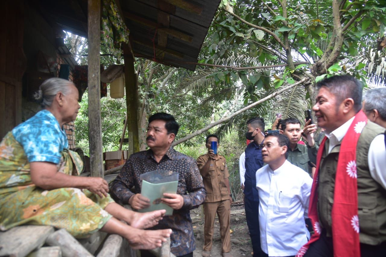 28 Tahun Impikan Sertifikat, SAD Muratara Terima Langsung dari Menteri ATR-BPN, Gubernur dan Bupati 