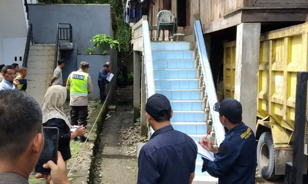 ​Sengketa Rumah Panggung dan Lahan di Ulak Pandan, Polsek Semidang Aji Jaga Ketat Pengukuran Obyek Perkara