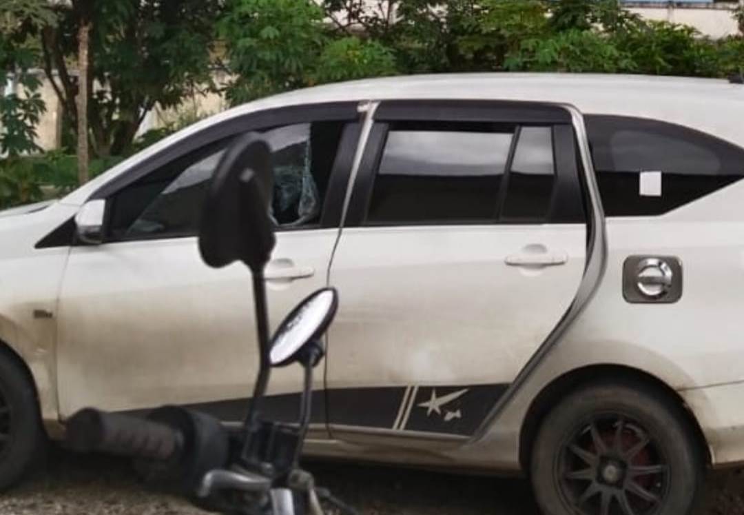 Puluhan Warga Halangi Anggota saat Hendak Tangkap Perampok, Mobil Dirusak