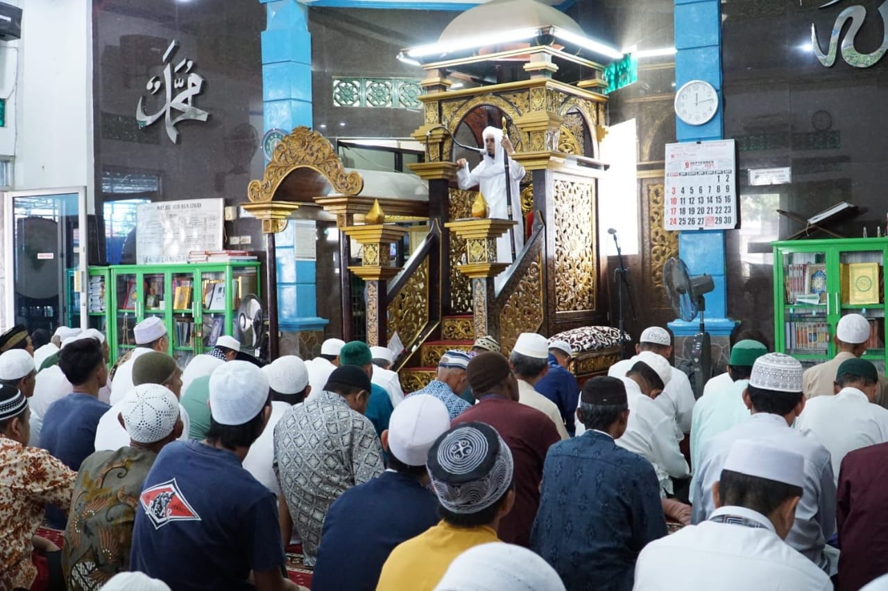 Safari Jumat Di Masjid Nur Ramadhan, Herman Deru Disambut Antusias Para ...