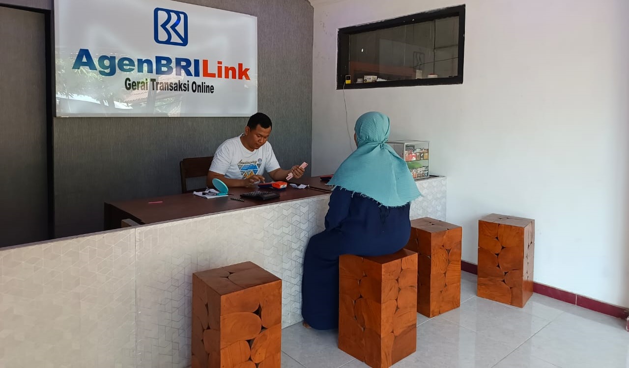 Berawal dari Coba Coba, AgenBRILink di Situbondo Sekarang Berhasil Dekatkan Akses Perbankan bagi Masyarakat