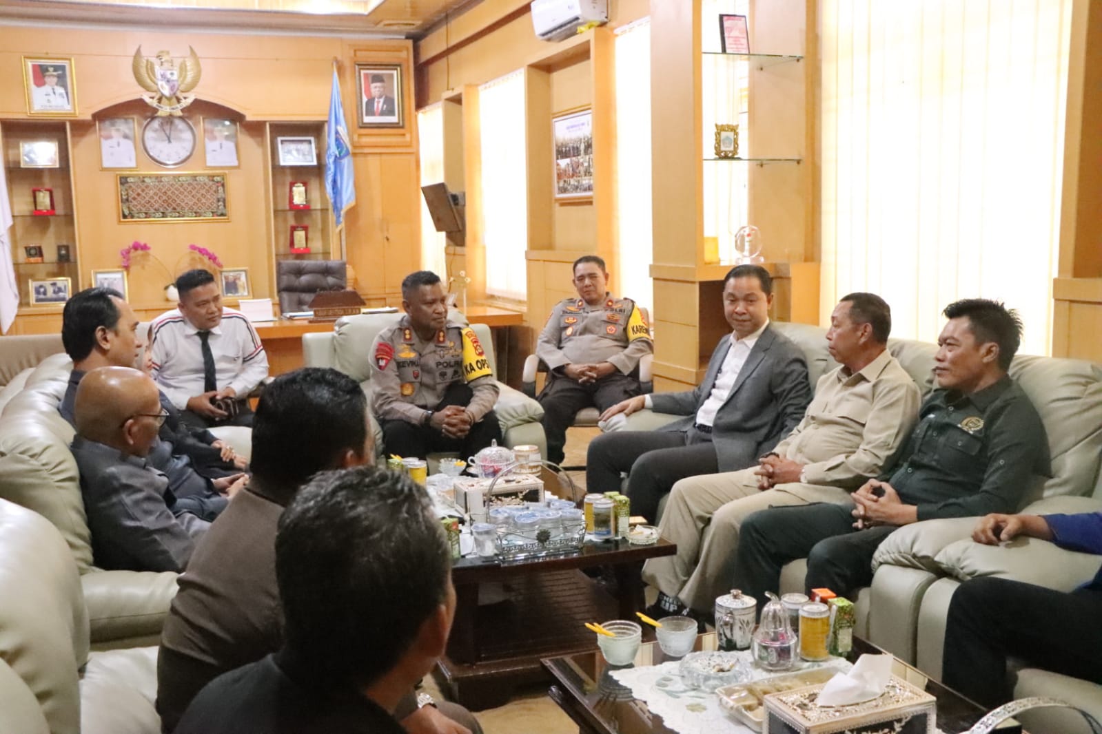 Bangun Sinergitas, Kapolres OKU Timur  Bersama PJU Jalin Silahturahmi dengan DPRD