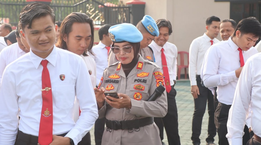 Cegah Judi Online, Polres OKU Timur Kembali Gelar Inspeksi Mendadak HP dan Identitas Anggota