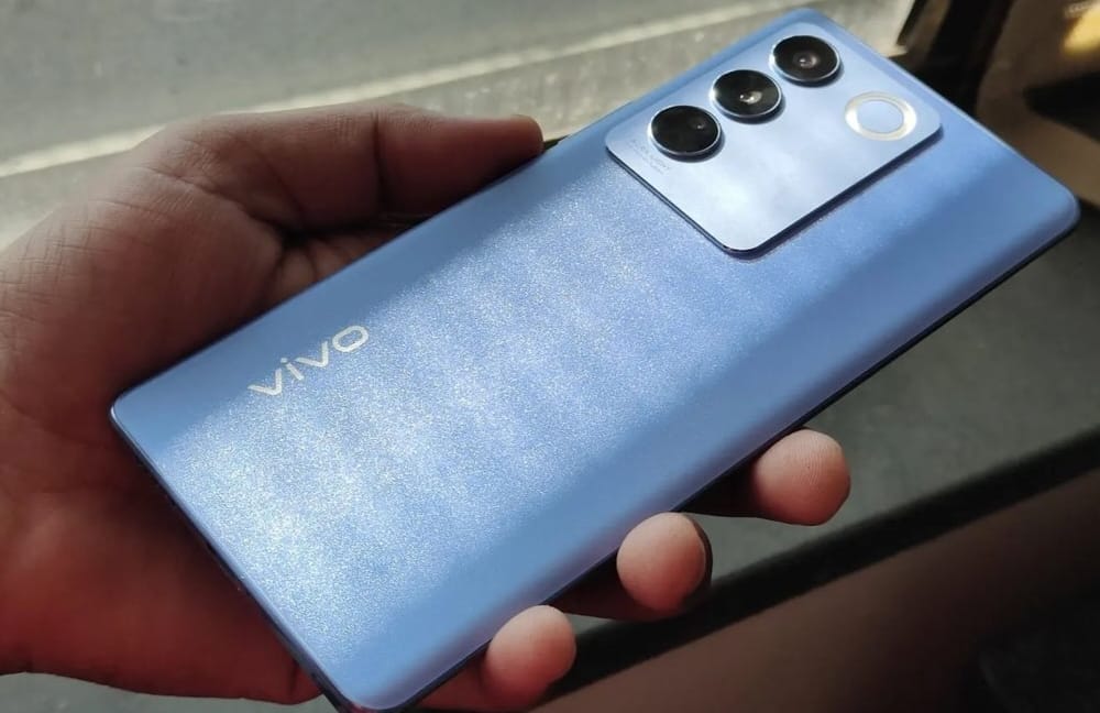 Vivo V27: Smartphone dengan Layar Minimalis, Kamera Selfi Autofocus OIS dan Media Tek Dimensity 7200