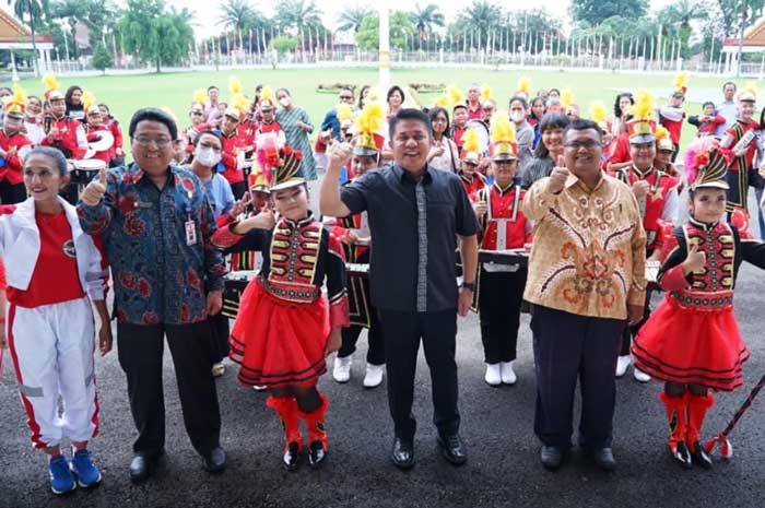 Lepas Tim Marching Band, Gubernur Janji Reward