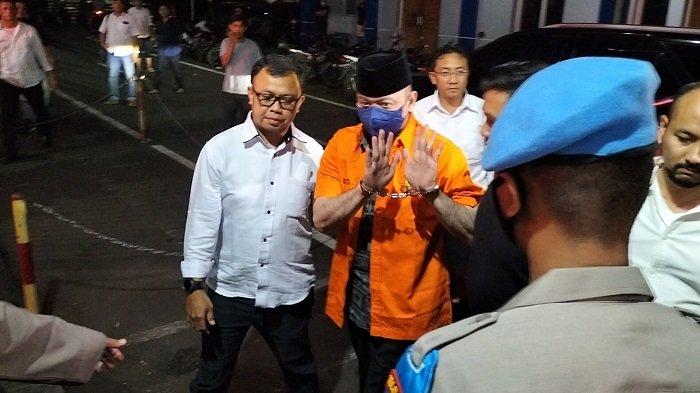 Tangan Diborgol dan Pakai Baju Tahanan, Polda Metro: Tak Ada Pelakuan Khusus Bagi Irjen Pol Teddy Minahasa