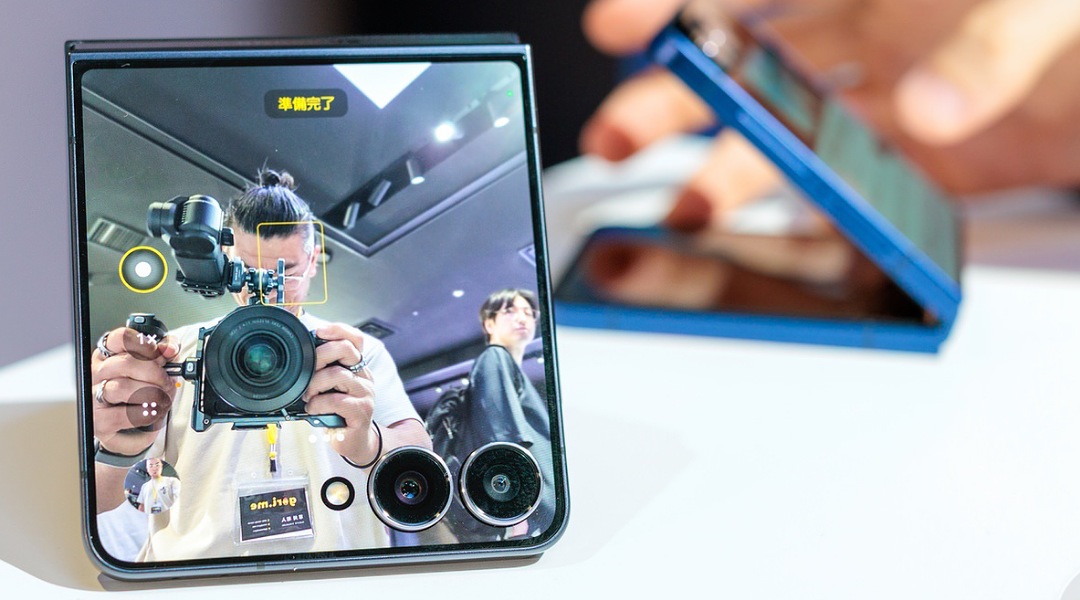 Samsung Galaxy Z Flip7 dengan One UI 8 Update Pembaruan dan Keamanan Selama 7 Tahun