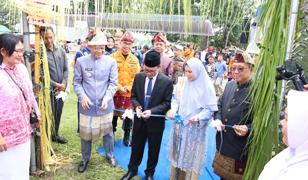 Bazar UMKM Zona I Resmi Dibuka, Ajang Memperkenalkan Karya Usaha Kabupaten OKU Timur.