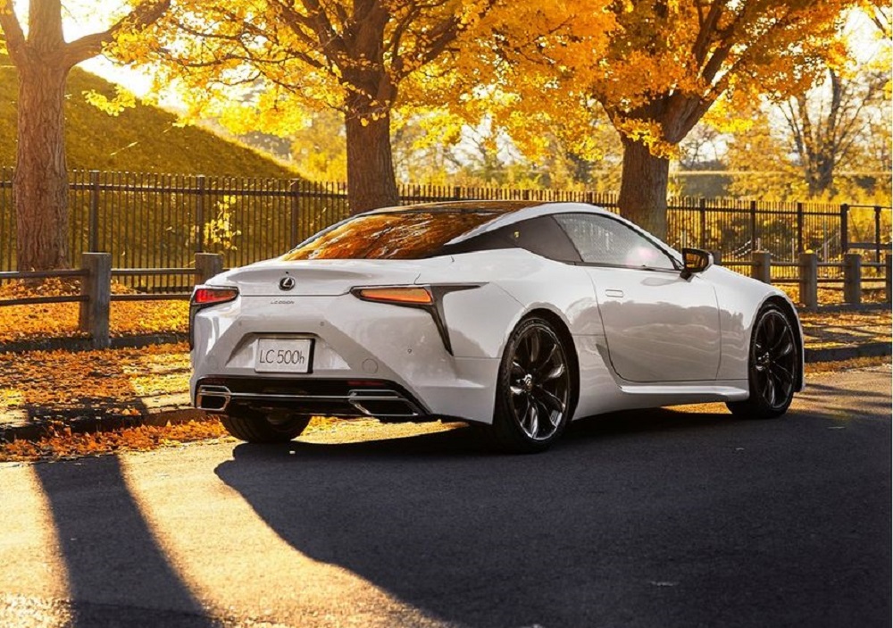 Lexus LC 500h: Mobil Grand Tourer Mewah yang Memadukan Desain Mencolok dengan Teknologi Hybrid Canggih