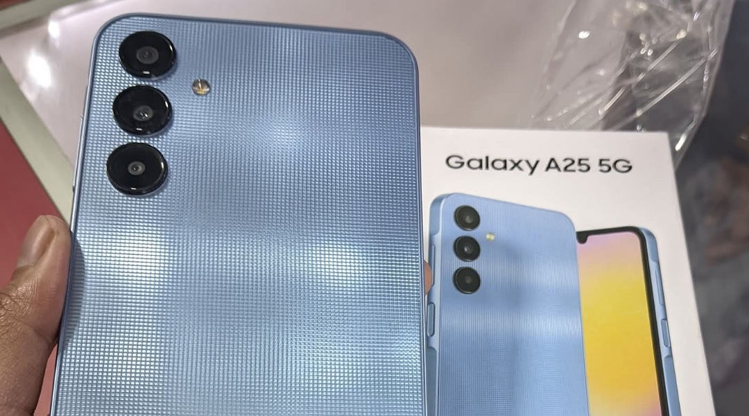 Samsung Galaxy A25 5G ditenagai Baterai 5000 mAh dengan Daya Tahan Terbaik