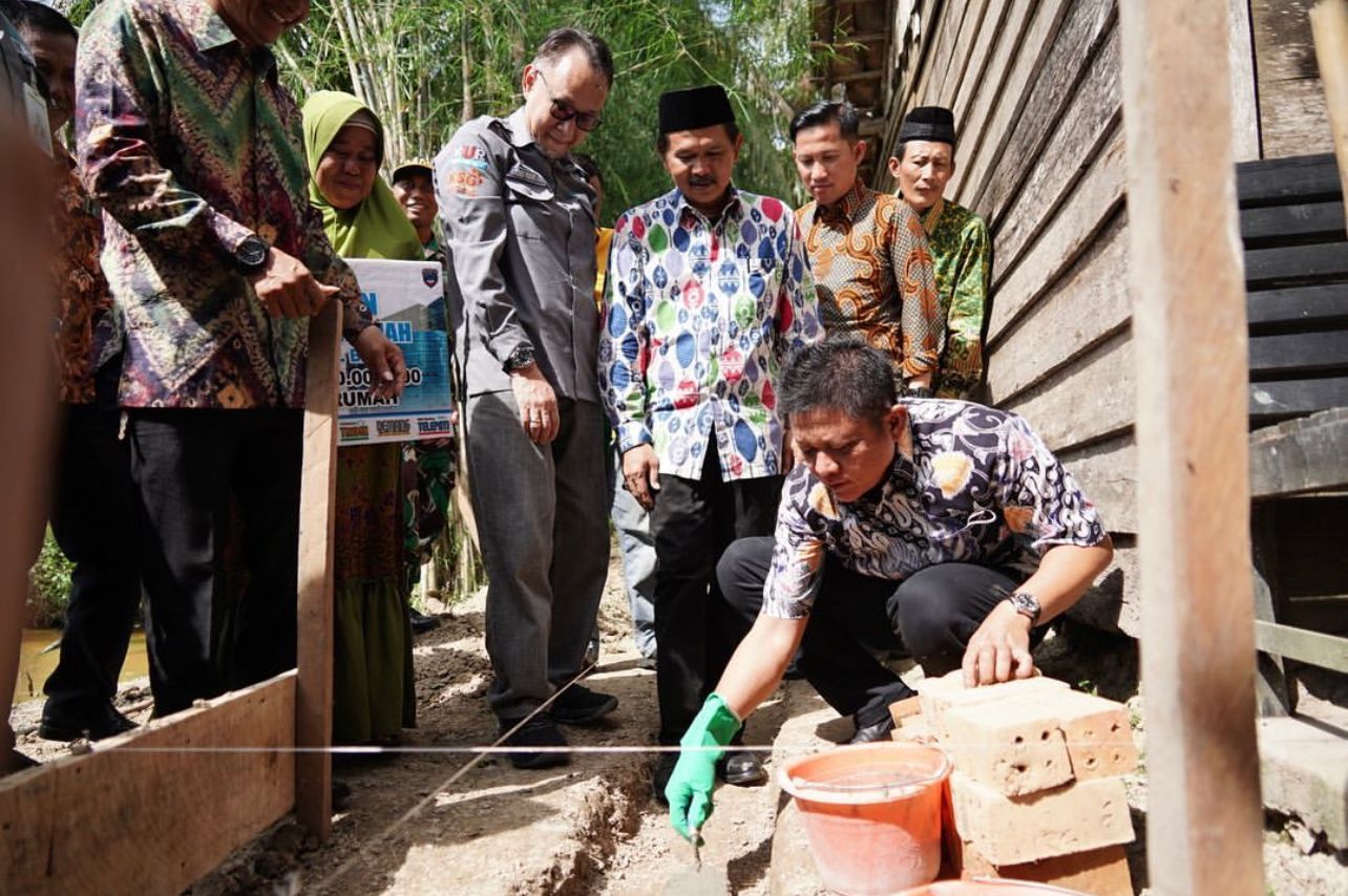 Pemkab OKU Timur Kembali Lakukan Bedah Rumah