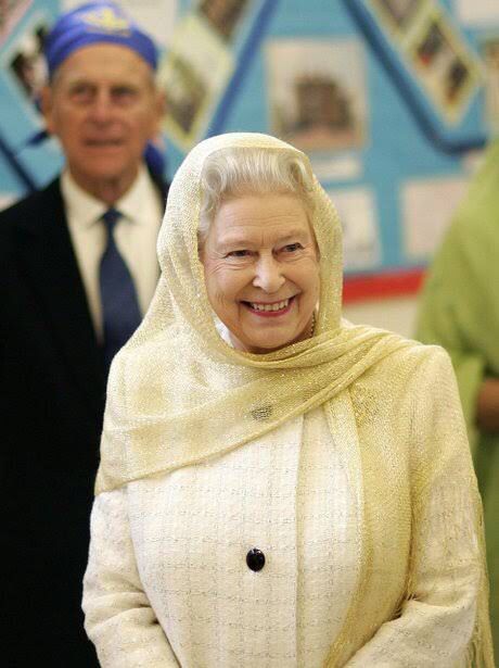 Queen Elizabeth II dan Cahaya Islam di Britania Raya