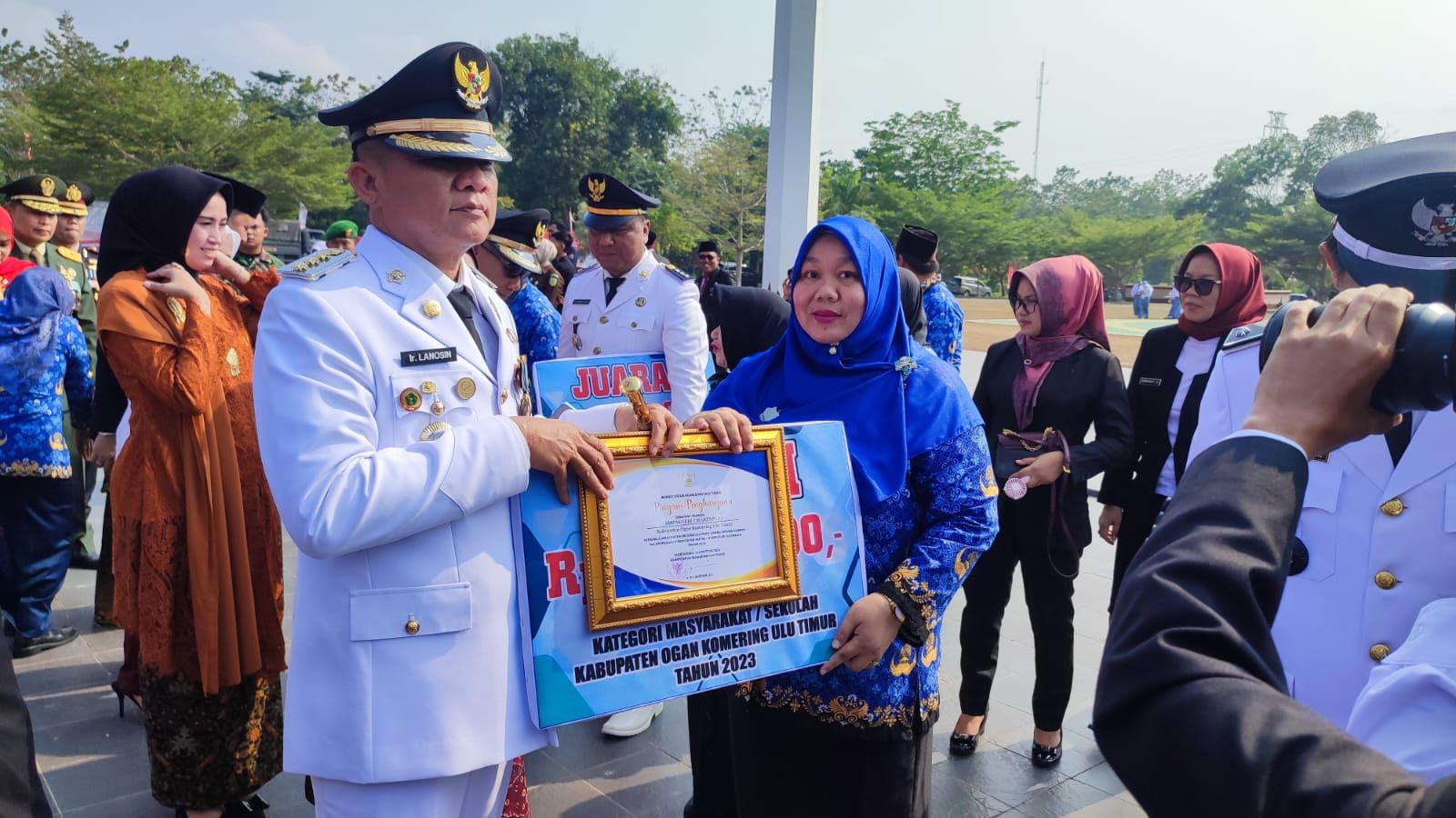 SIKAMSA Hantarkan SMPN 2 Martapura OKU Timur Juara I Lomba Inovasi Daerah