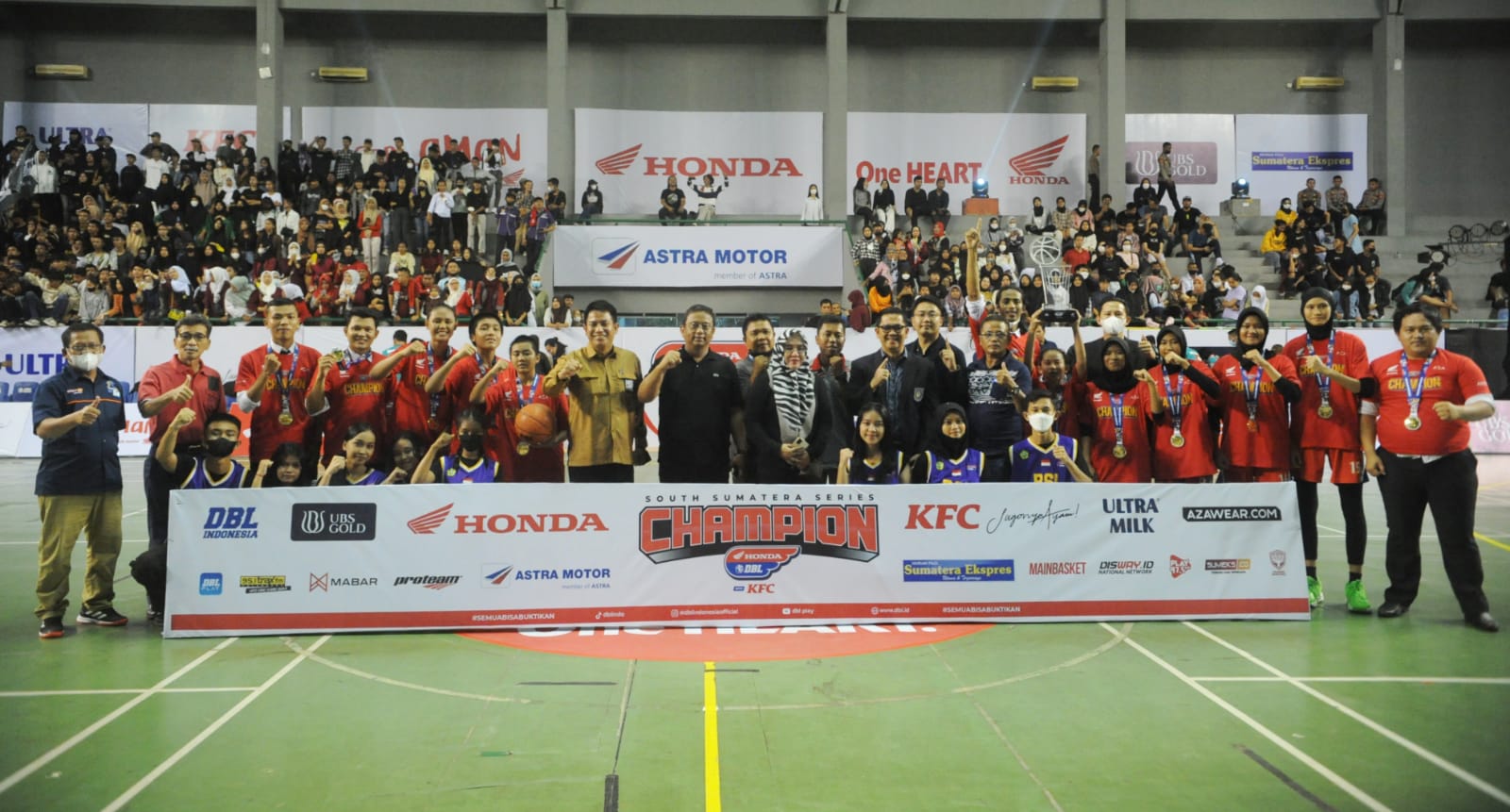 Tim Putri SMA Bina Sriwijaya Indonesia (BSI) Palembang Juara Honda DBL 2022 Seri Sumsel