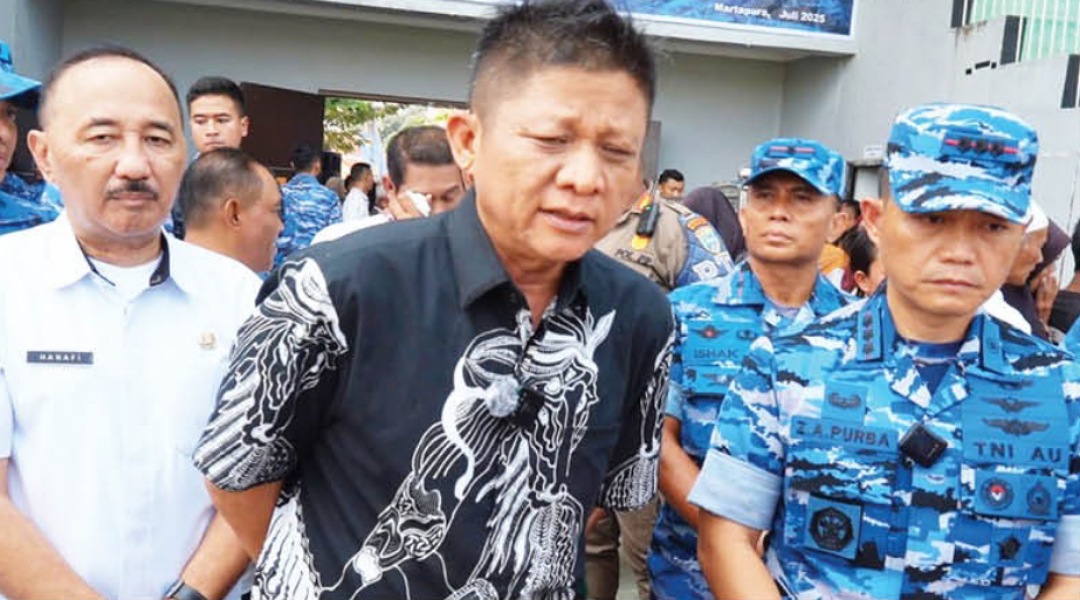 Hari Bakti TNI AU Ke 78, Bupati Enos Apresiasi Lanud SMH Bagikan 1000 Paket Sembako dan Pengobatan Gratis