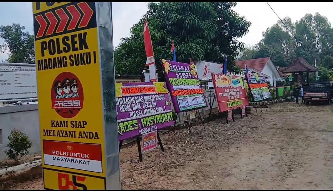 Usai Ungkap Kasus, Halaman Polsek Madang I Dibanjiri Karangan Bunga Ucapan Terima Kasih Warga