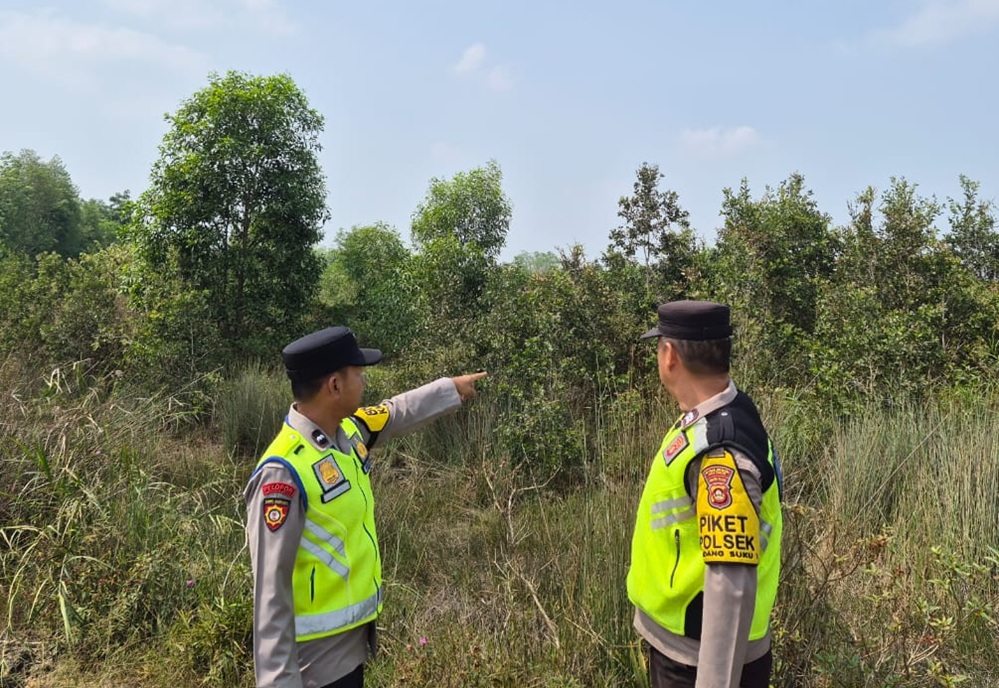 Lacak Titik Hotspot, Polsek Madang Suku I Temukan Kebakaran Rawa Gambut di OKU Timur