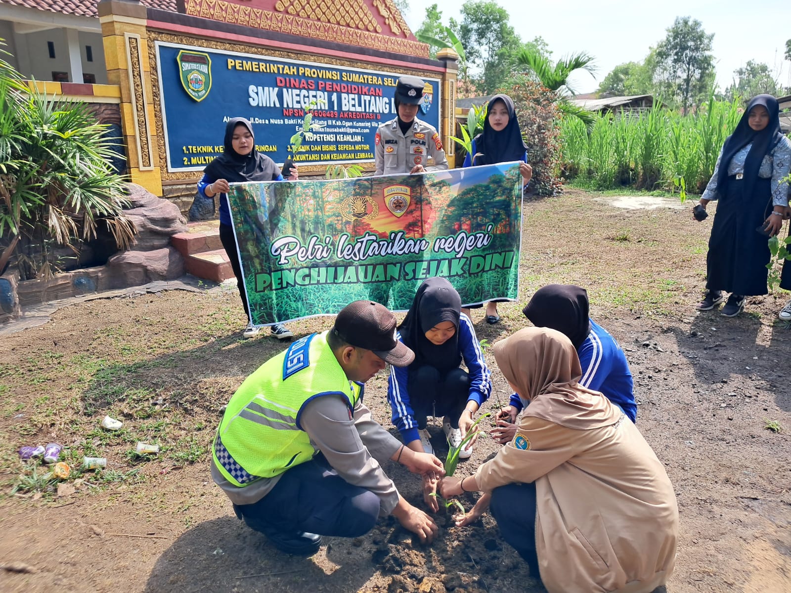 Polsek Belitang III Terus Lakukan Penghijauan Wilayah